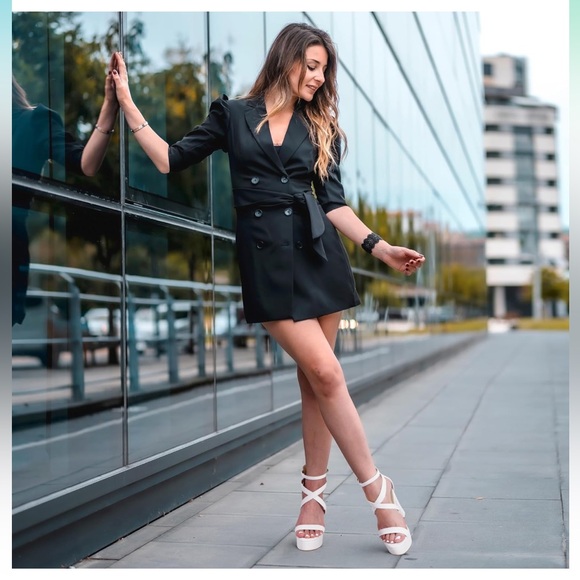 IDIFU Women's Platform Chunky White High Heels - Picture 3 of 13